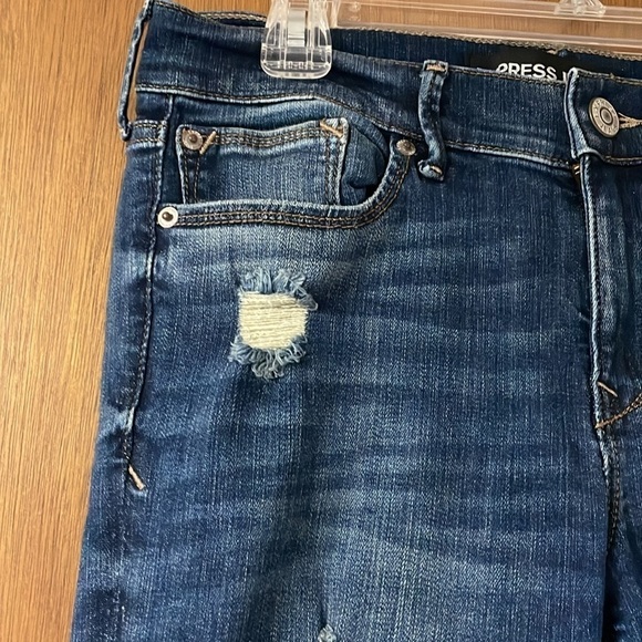 Express size 6 dark wash destress mid-rise jegging
jeans - Picture 6 of 14